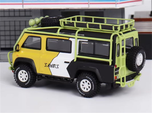 Master Land Rover Defender Van Yellow white and black color scheme with accessories 1:64 Car Pre-built Airliner Model Display view2