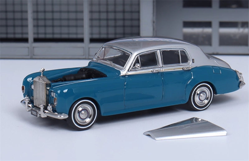 GFCC 1965 Rolls Royce Silver Cloud III classic car Silver Blue Double LHD 1:64 car Pre-built Model view6