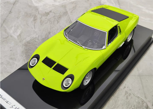 AMALGAM Lamborghini Miura P400 SV green 1:18 Car Pre-built Model view1