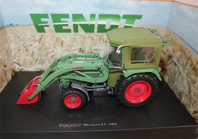 Universal Hobbies Fendt Farmer 5S-4WD tractor 1:32 Truck Pre-built Model