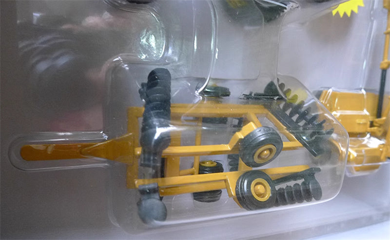 ERTL Challenger tractor trailer 3-Piece Set yellow 1:64 Truck Pre-built Model