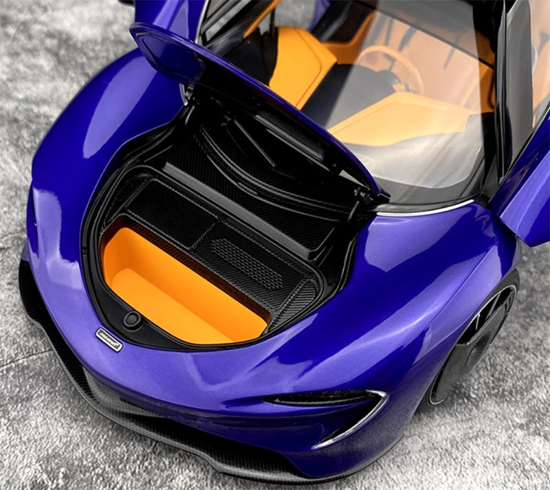 AUTOART MCLAREN SPEEDTAIL Purple 1:18 ABS Car