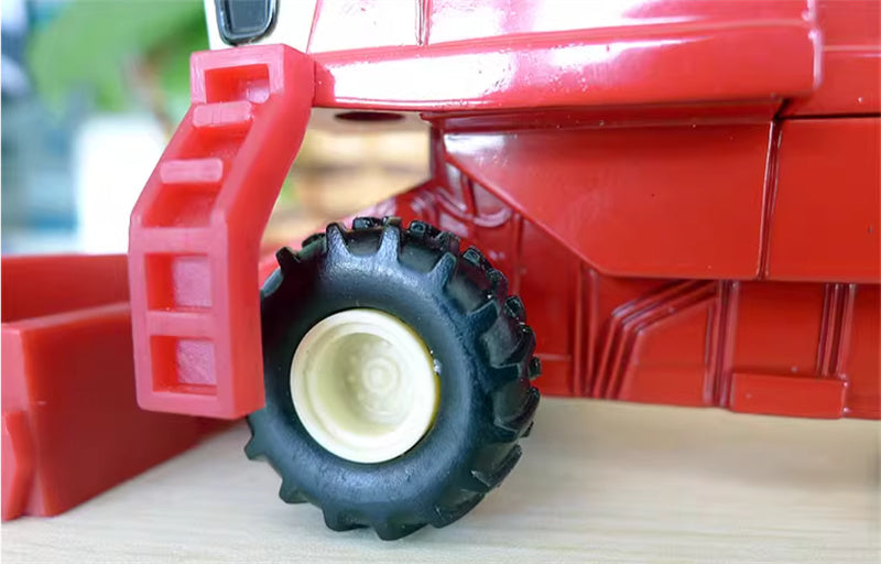 ERTL IH International 815 agricultural Combine Red out of print 1:64 Truck Pre-built Model