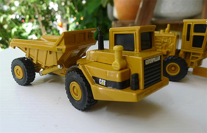 Norscot cat Gift Set ( Challenger 45 Agricultural Tractor/D25D Articulated Truck/12G Motor Grader) 1:64 Truck Pre-built Model