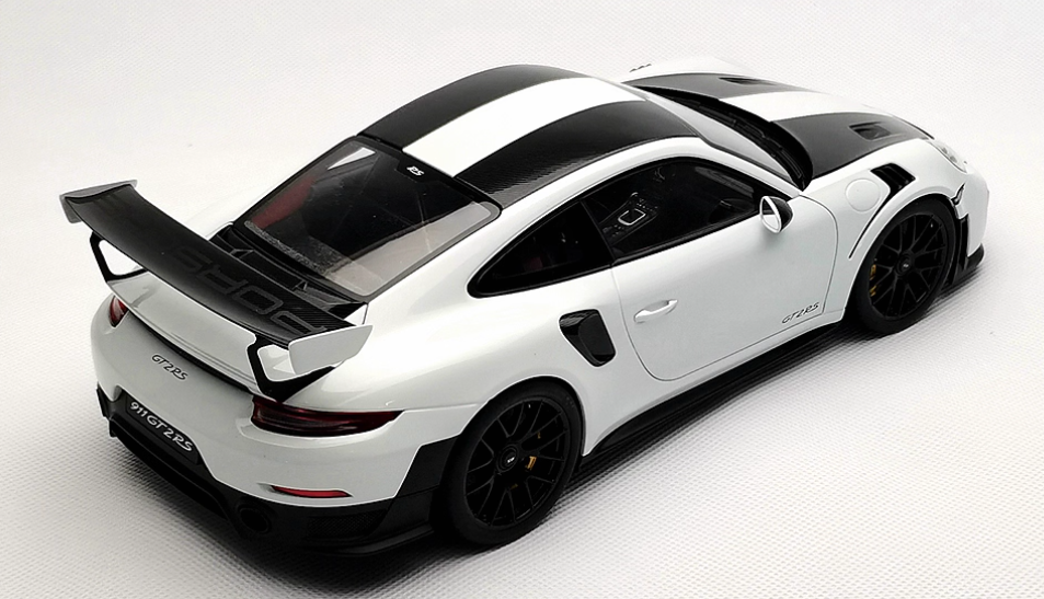 AUTOART Porsche 911 991 GT2 RS 991.2 White 1:18 Car Pre-built Model view7