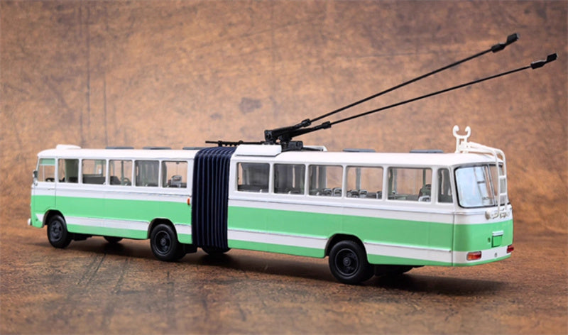 AUTO-GLIMPSE Shanghai Bus SK561 articulated trolley bus Pink green 1:64 Bus Pre-built Model view5