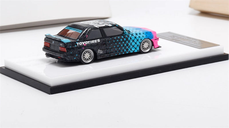 ScaleMini BMW M3 first generation E30 low slung sports car Electric pink black coating Limited Edition 499PCS ONLY 1:64 Car Pre-built Model view8