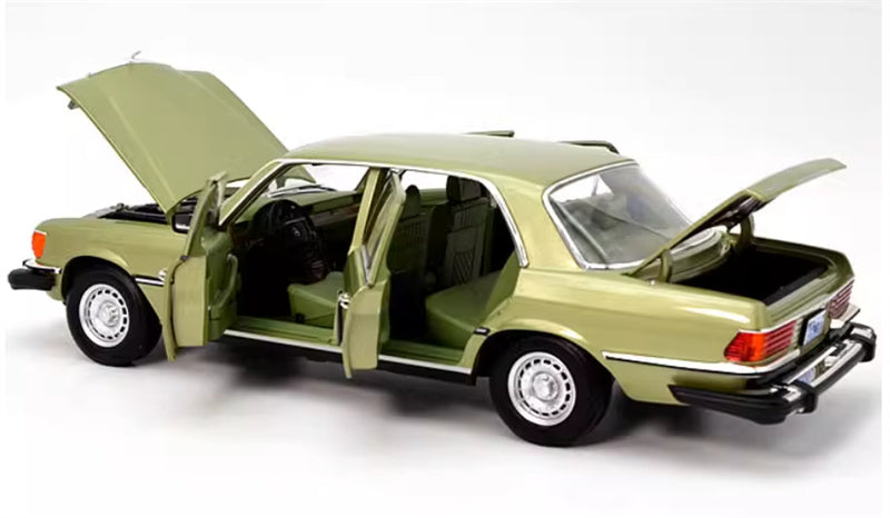 NOREV Mercedes Benz 450SEL W116US-Version 1979 light green 1:18 Car Pre-built Model view3