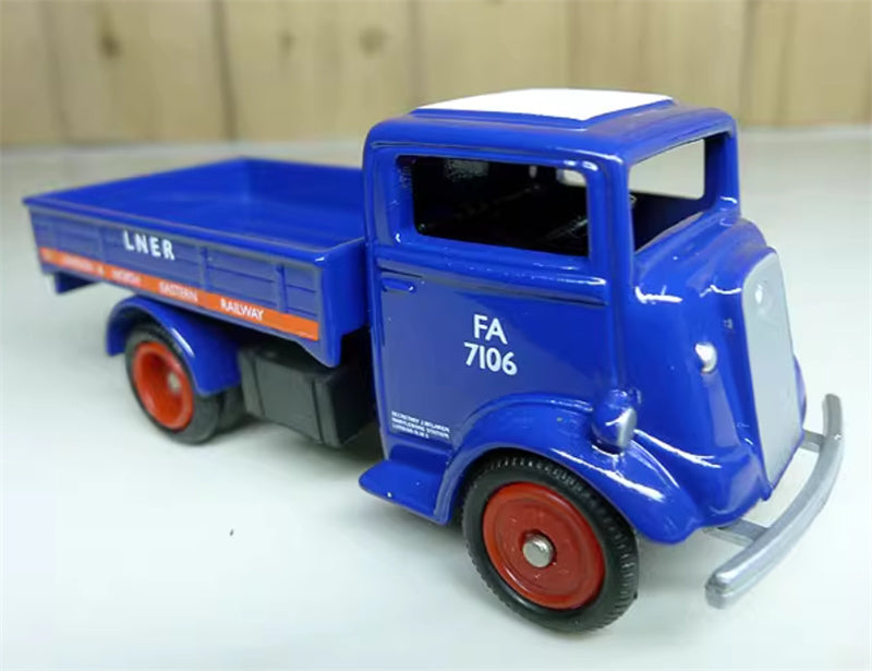 CORGI 7V Truck LNER dark blue 1:76 Truck Pre-built Model