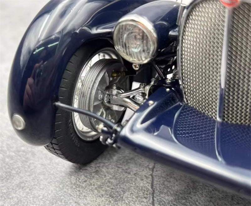 CMC BUGATTI 57SC CORSICA ROADSTER 1938 1:18 Car Pre-built Model view4