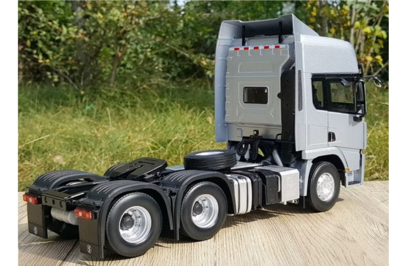 SHACMAN Delong X5000 Tractor silver 1:24 Truck Pre-built Airliner Model Display view5