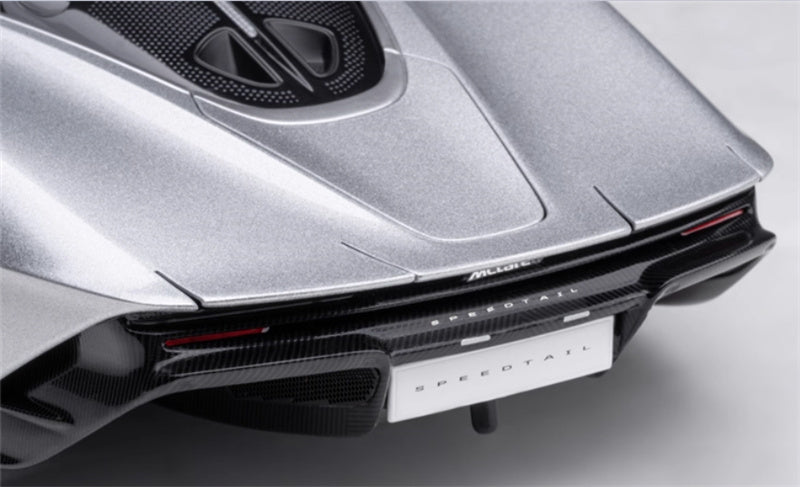 AUTOART McLaren Speedtail supercar silver 1:18 Car Pre-built Model view2