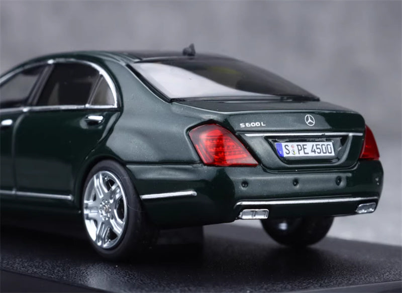 MOTORHELIX Mercedes Benz S-Class S600L W221 Green Limited Edition 499PCS ONLY 1:64 car Pre-built Model view6