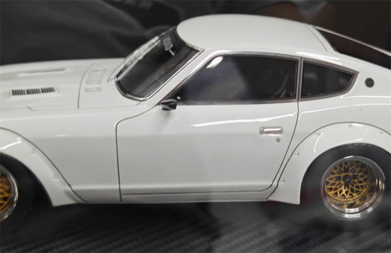 IGNITION MODEL Nissan Fairlady ZS30 STAR ROAD white 1:18 Car Pre-built Model view4