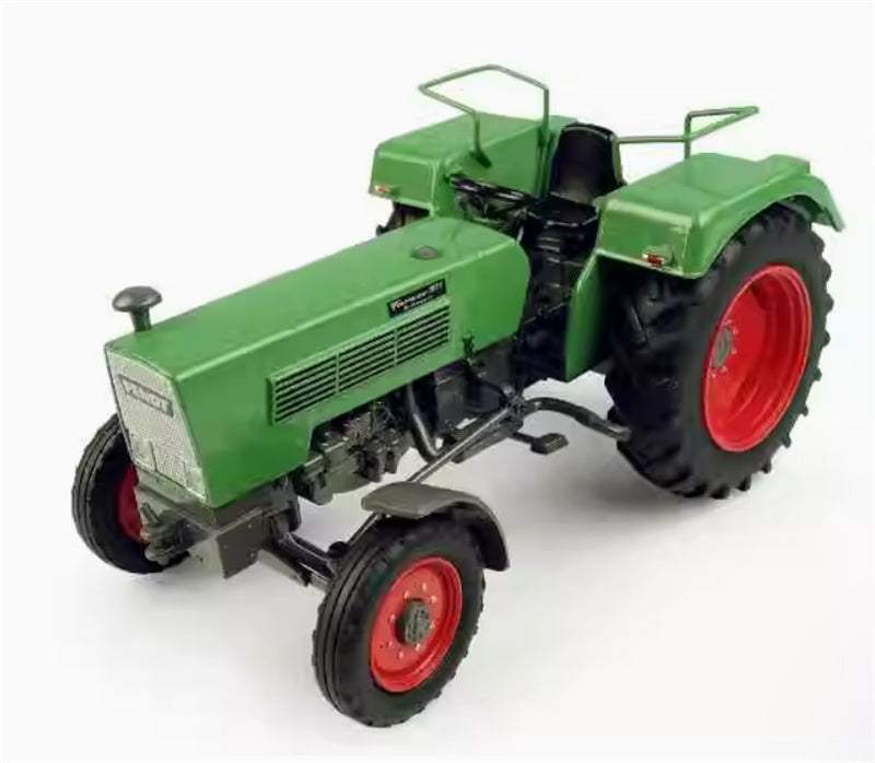 Universal Hobbies Fendt Farmer 105S-2WD tractor Green 1:32 Truck Pre-built Model