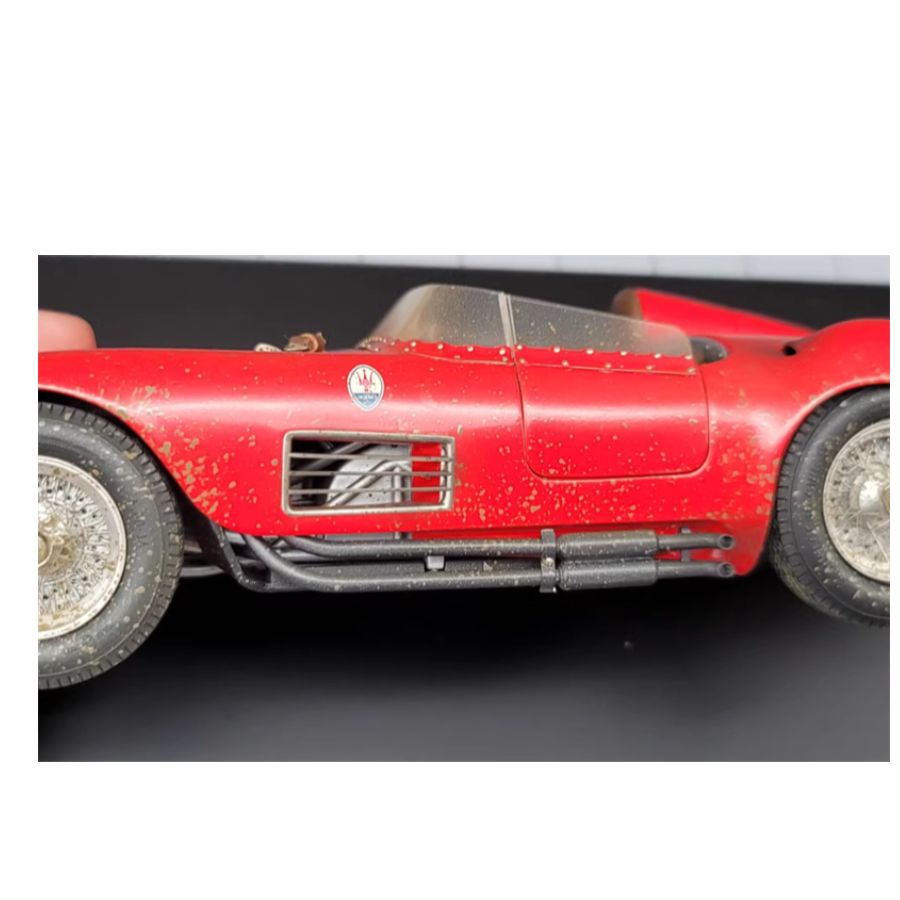 CMC Maserati 300S 1956 Dirty Hero Kits with Figure & engine Limited Edition 1:18 DIECAST Car