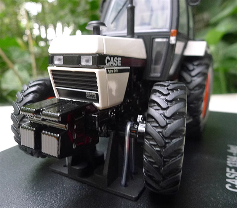 Universal Hobbies Case International 1394 4WD Tractor White 1:32 Truck Pre-built Model