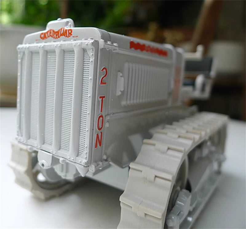Norscot cat 2-TON tracked classical agricultural tractor Light gray 1:16 Truck Pre-built Model