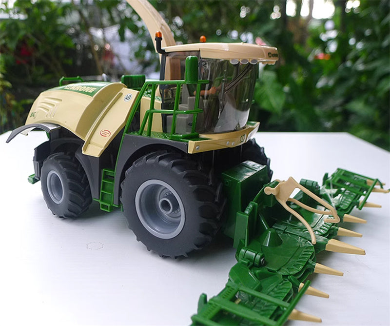 FLOZ Krone Big X 580 Maishacksler Forage Harvester 1:32 Truck Pre-built Model