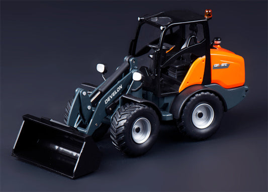 IMC  Develon DL85 Loader 1:32 Truck Pre-built Model
