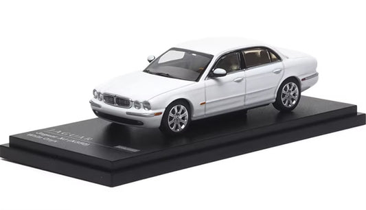 Almost Real Jaguar XJ6 X350 White 1:64 Car Pre-built Airliner Model Display view1