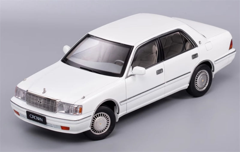 KengFai Toyota Crown 155 white 1:18 Car Pre-built Model view4