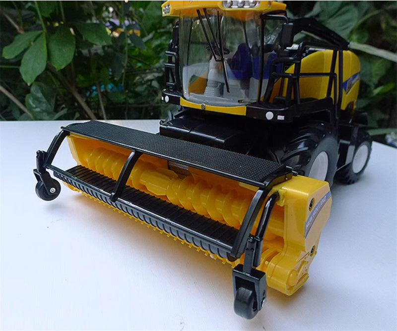 ERTL NEW HOLLAND FR850 SELF PROPELLED FORAGE HARVESTER Yellow out of print 1:32 Truck Pre-built Model
