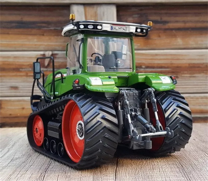 USK FENDT 943 Vario MT agricultural crawler tractor Green 1:32 Truck Pre-built Model