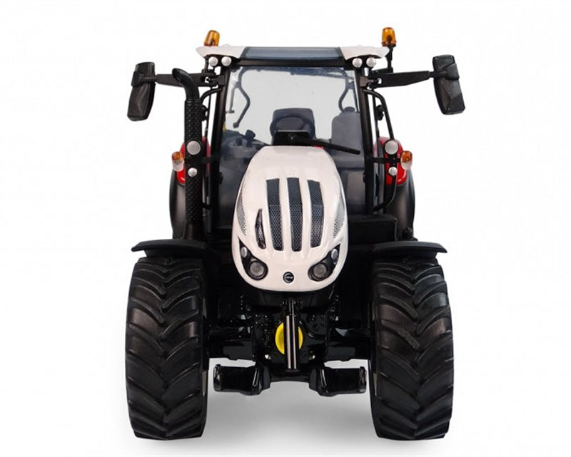 Universal Hobbies STEYR 4130 EXPERT CVT Agricultural tractor white/Red 1:32 Truck Pre-built Model