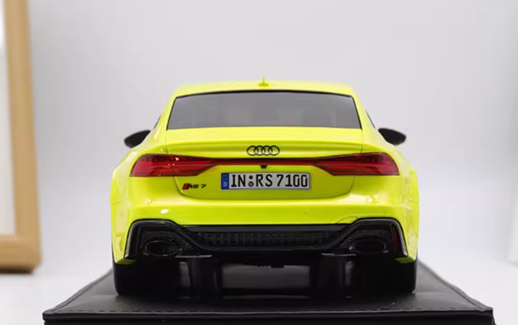 1:18 Audi RS7 2017 Fluorescent Yellow  MOTORHELIX LTD 99PCS ONLY Resin car Model