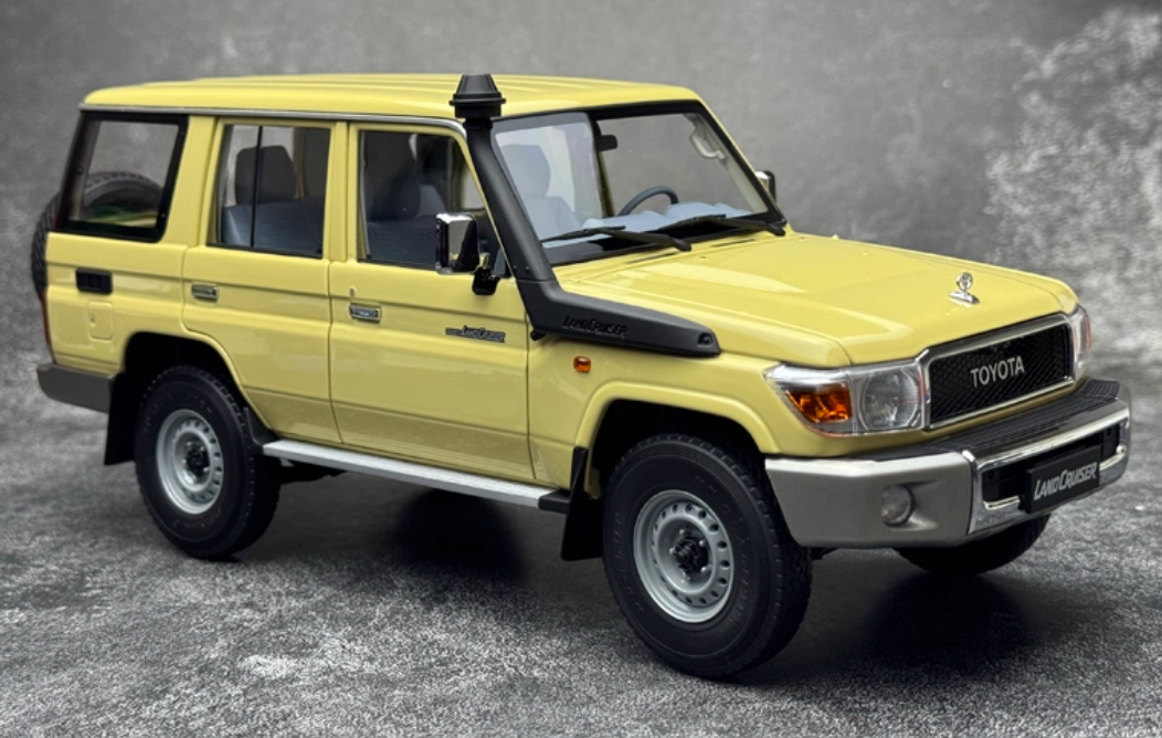 Almost Real Toyota LC76 2017 Land Cruiser beige 1:18 Car Pre-built Model view6