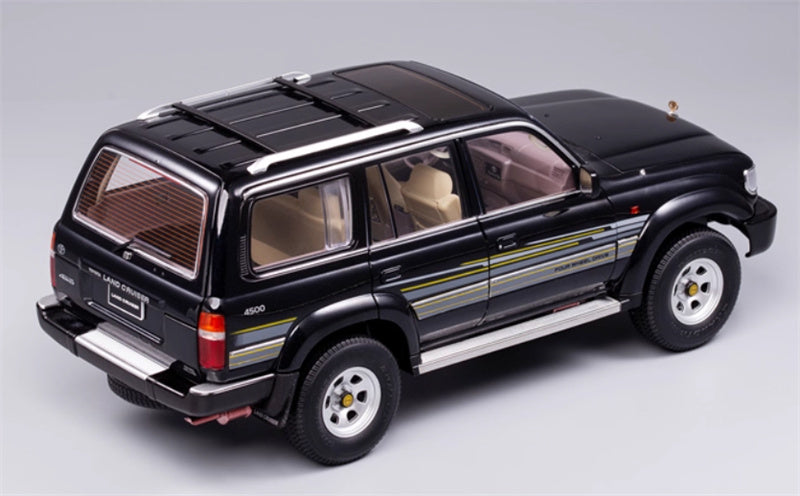KengFai Toyota Land Cruiser LC80 black regular style Without luggage rack 1:18 Truck Pre-built Model view2
