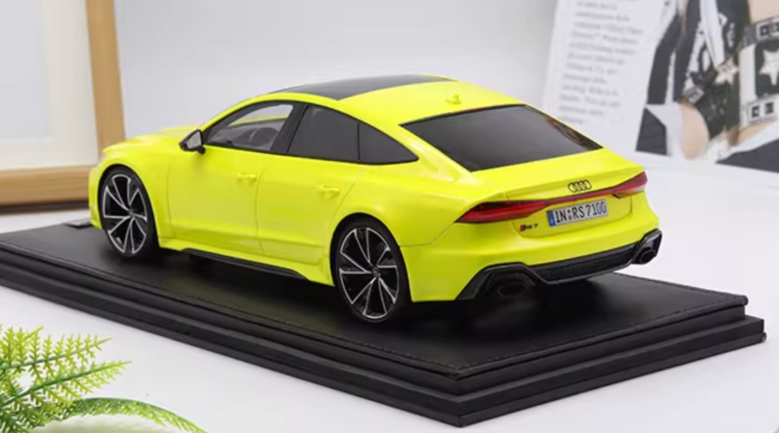 1:18 Audi RS7 2017 Fluorescent Yellow  MOTORHELIX LTD 99PCS ONLY Resin car Model