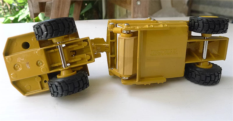 Norscot Cat Gift box set (613C scraper, 950F wheel loader, D6H tracked tractor) yellow 1:64 Truck Pre-built Model
