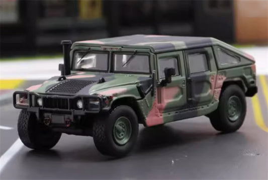 MASTER Hummer H1 off-road vehicle Military version camouflage 1:64 Tank Pre-built Airliner Model Display view1