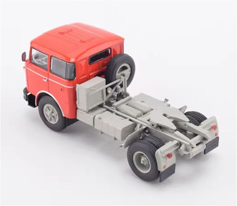 Modimio Czech Liaz SKODA-706-MTTN tractor 1:43 Truck Pre-built Airliner Model Display view2