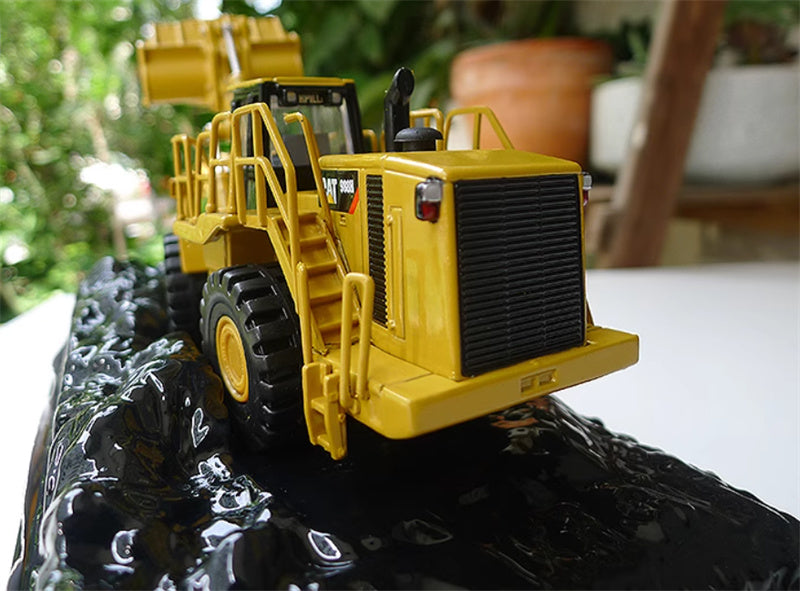Norscot cat 988H Wheel Loader yellow 1:64 Truck Pre-built Model
