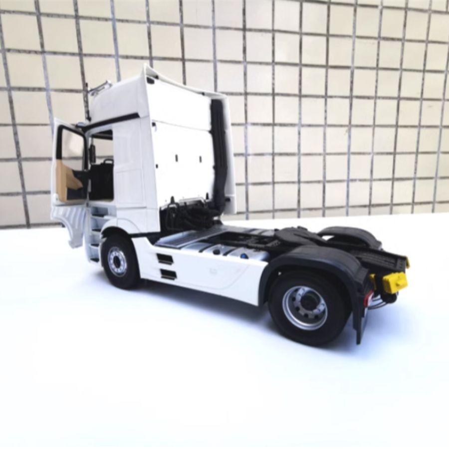 NZG Mercedes Benz ACTROS FH25 GIGASPACE 4X2 Truck Lorry Trailer 1/18 DIECAST Truck Lorry