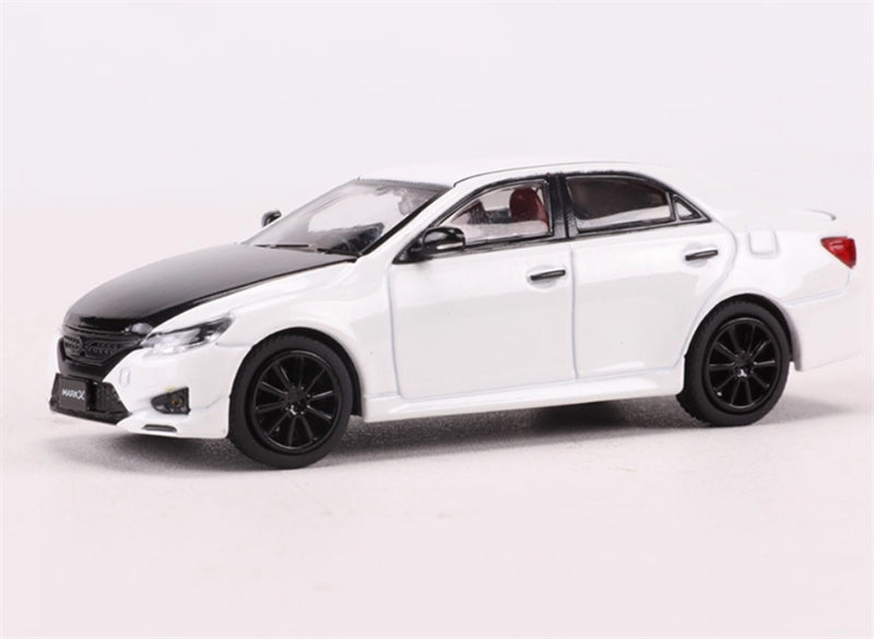 GCD Toyota Mark X White Black Bonnet RHD 1:64 Car Pre-built Model view1