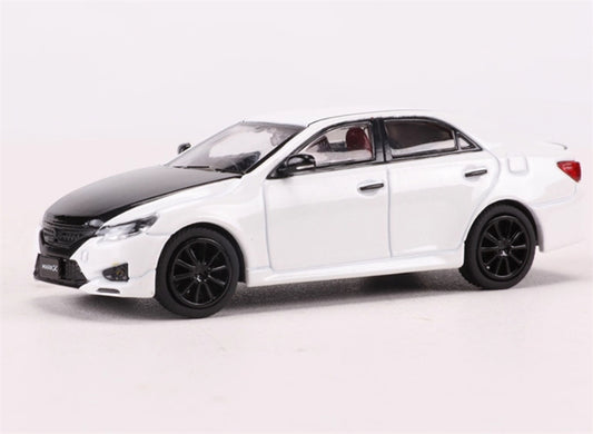 GCD Toyota Mark X White Black Bonnet RHD 1:64 Car Pre-built Model view1