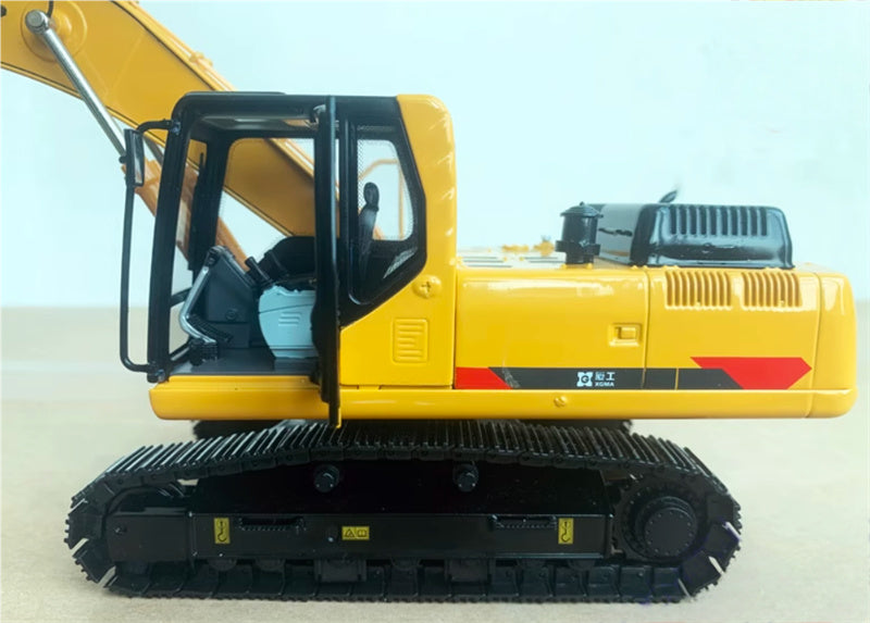 XGMA XG836 New Excavator 1:35 Truck Pre-built Model