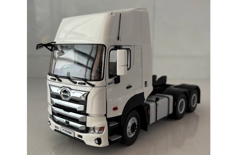 GAGC Hino 700 Zhizhen tractor White 1:24 Truck Pre-built Airliner Model Display view1