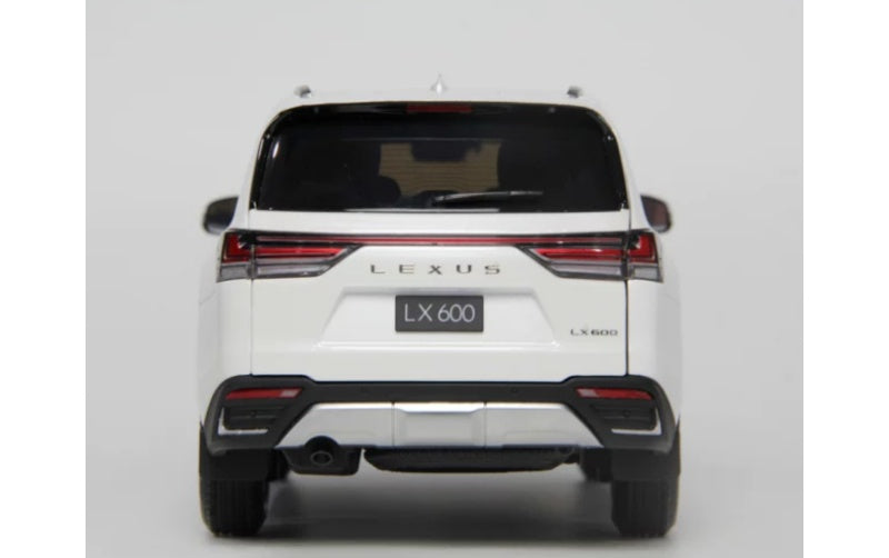 1:18 Lexus LX600 White LCD MODELS DIECAST Truck Model