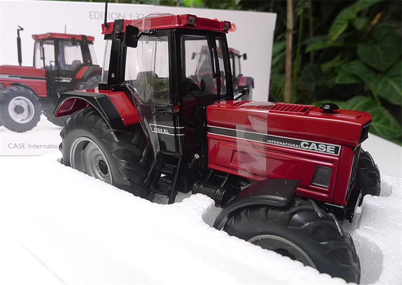 Schuco CASE International 1255 XL Tractor Red 1:32 Truck Pre-built Model
