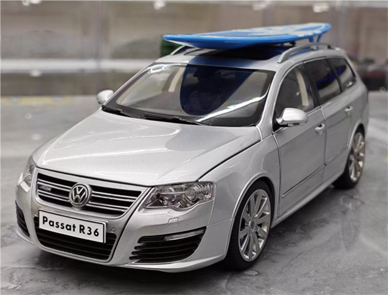 NZG Volkswagen VW Passat Estate R36 Classic ceramic jar Car REFLECTIVE SILVER with pedal Limited Edition 199PCS ONLY 1:18 Car Pre-built Model view1