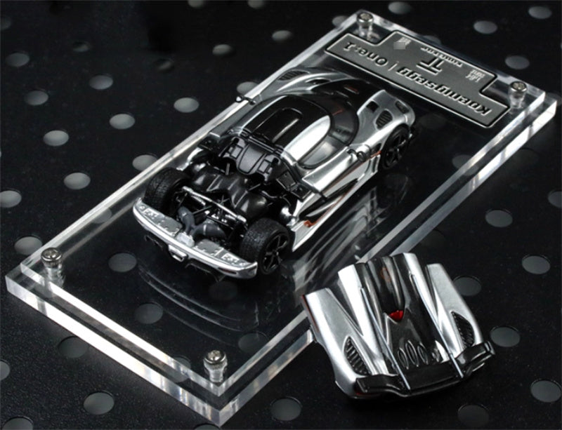 TIME TOP Koenigsegg One:1 metallic silver 1:64 Car Pre-built Model view4