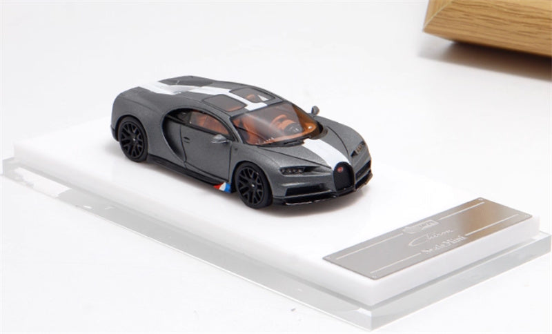 ScaleMini Bugatti Chiron Supercar Grey - white stripes Limited Edition 1:64 Car Pre-built Model view5