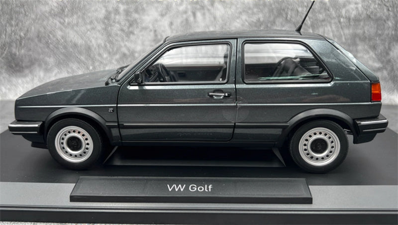 NOREV Volkswagen VW Golf CL 1988 grey metallic 1:18 Car Pre-built Model view3