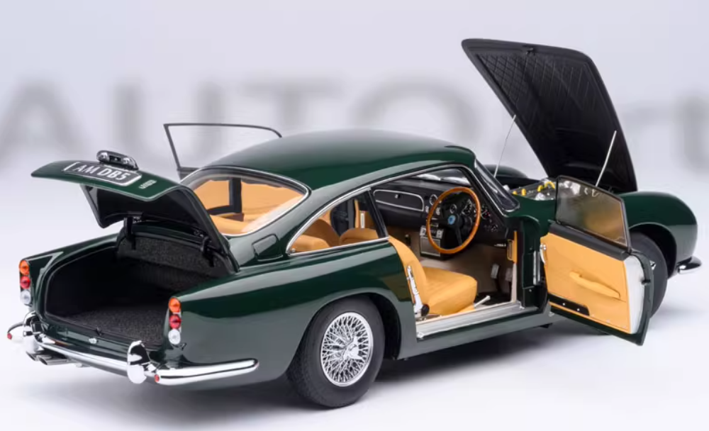 AUTOART Aston Martin DB5 Green 1:18 Car Pre-built Model view13