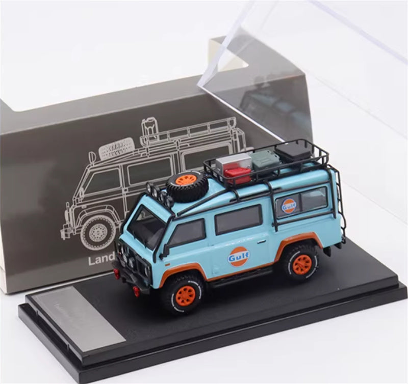 Master Land Rover Defender Van Gulf with accessories 1:64 Car Pre-built Airliner Model Display view6